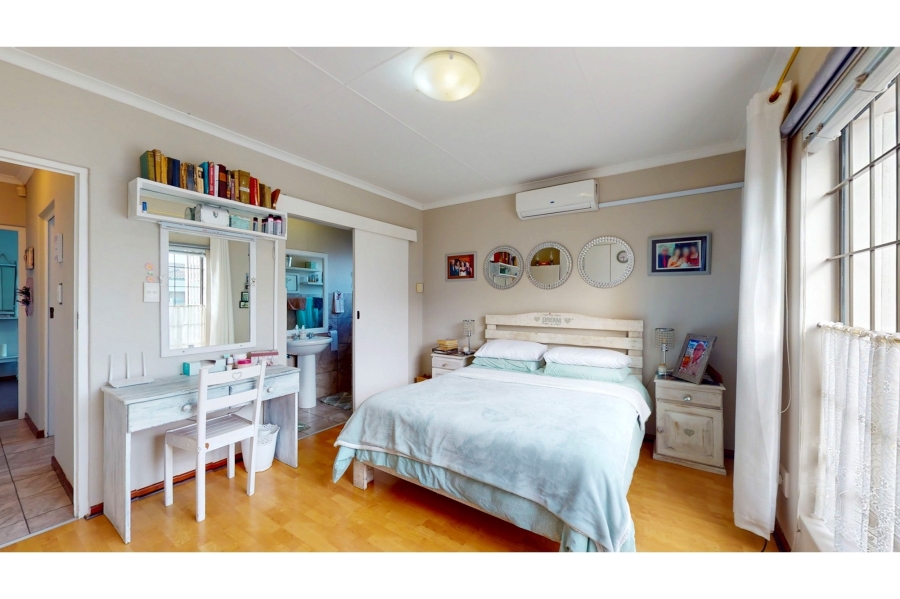 3 Bedroom Property for Sale in Country Club Western Cape